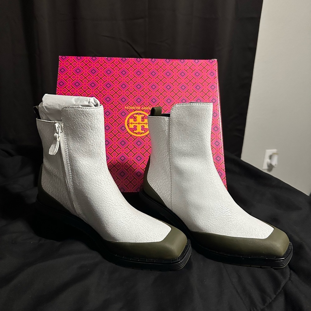 Tory Burch EXPEDITION BOOT 50MM SOFTY EXTRA CRACK SHINY